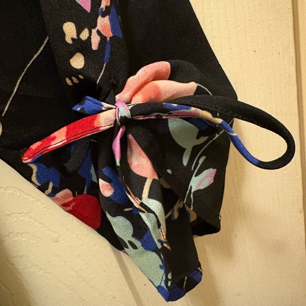 Yumi Kim Floral Black Tie Waist Romper w/ Pockets Sz S - Picture 4 of 16